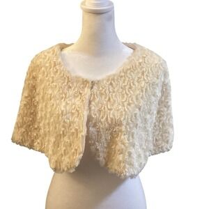 Aggie Ivory Faux Fur Swirl Capelet Cropped Wrap Shrug Cream One Size